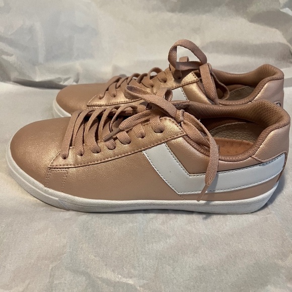 Pony Shoes - EUC Pony Classic Low Sneakers Metallic Rose Gold Size 9